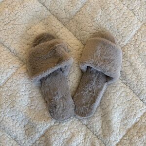 Ardene Plush Slide Slippers in Grey